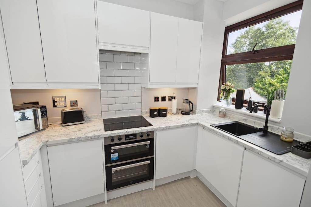 Apartment Modern Watford Urban Luxury Oasis