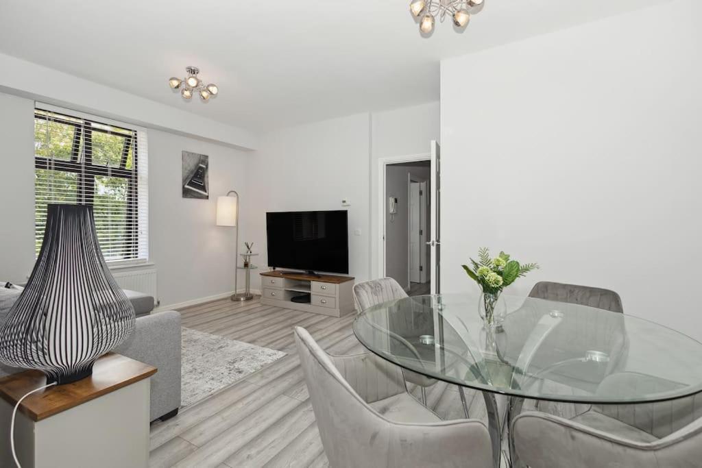 Modern Watford Urban Luxury Oasis Apartment *