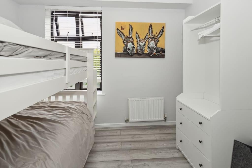 Modern Watford Urban Luxury Oasis